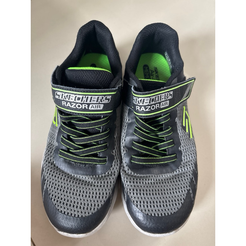 PRELOVE : Sepatu Skechers anak Original 100% - Size 36