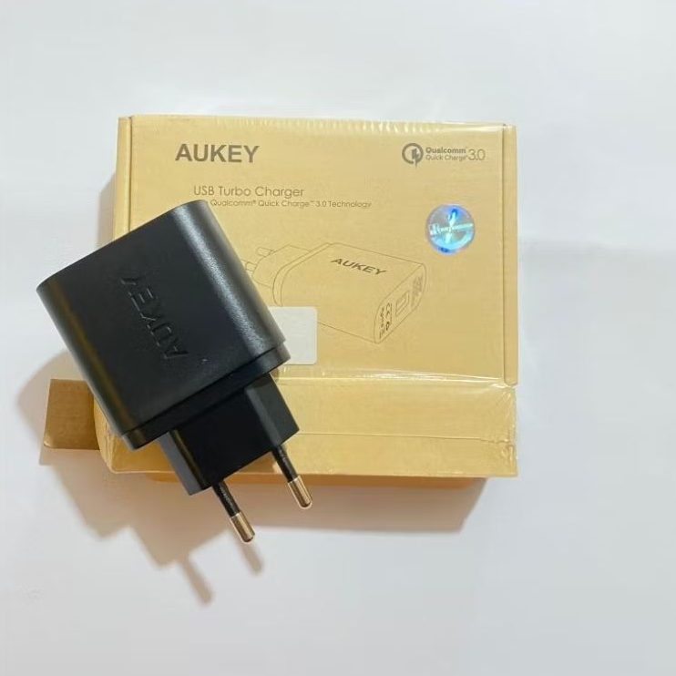 USB TURBO Adaptor Charger AUKEY FAST CHARGER