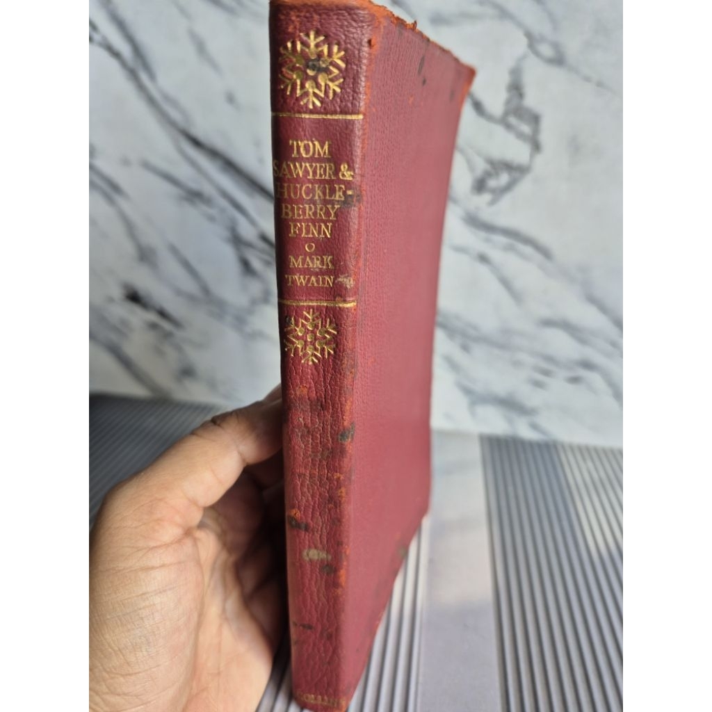 Buku Impor Classic Tom Sawyer & HuckleBerry Finn by Mark Twan ORI