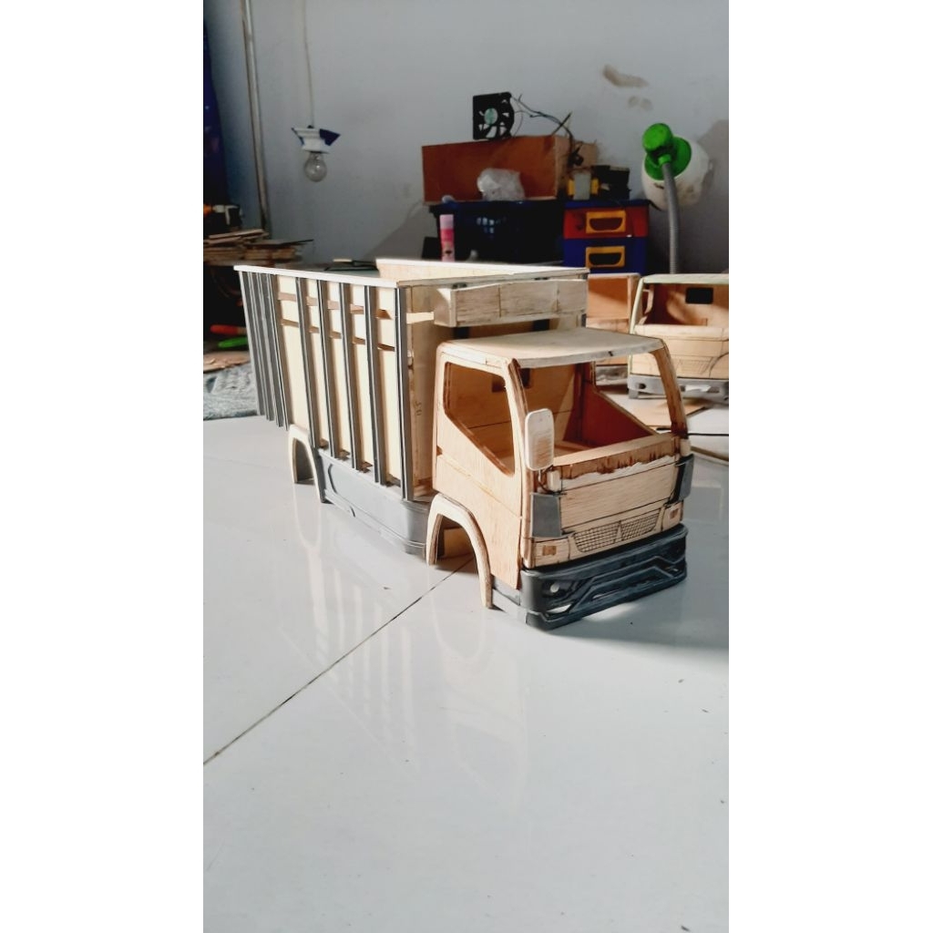 TRUK CANTER, miniatur truk canter mentahan skala 1:14