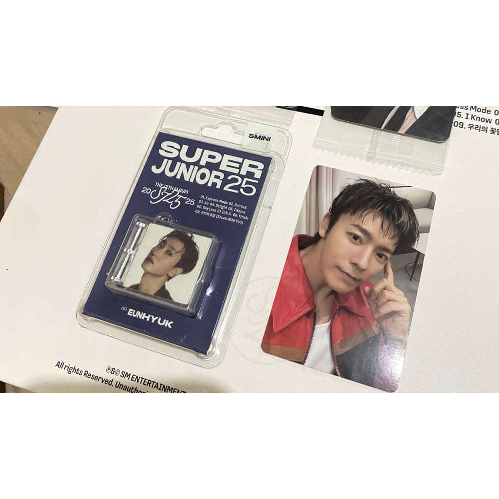 Super junior 25 smini album dan photocard donghae leteeuk yesung