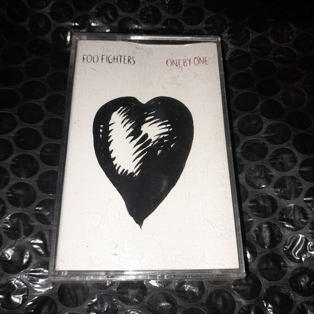 kaset pita foo fighters one by one