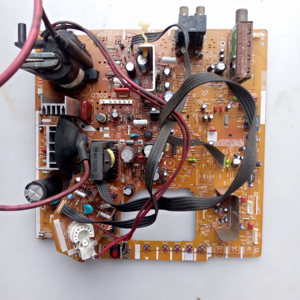 mesin tv Sharp tabung 21inch,layar datar/flat komponen lengkap,cabutan,blm test/gambling