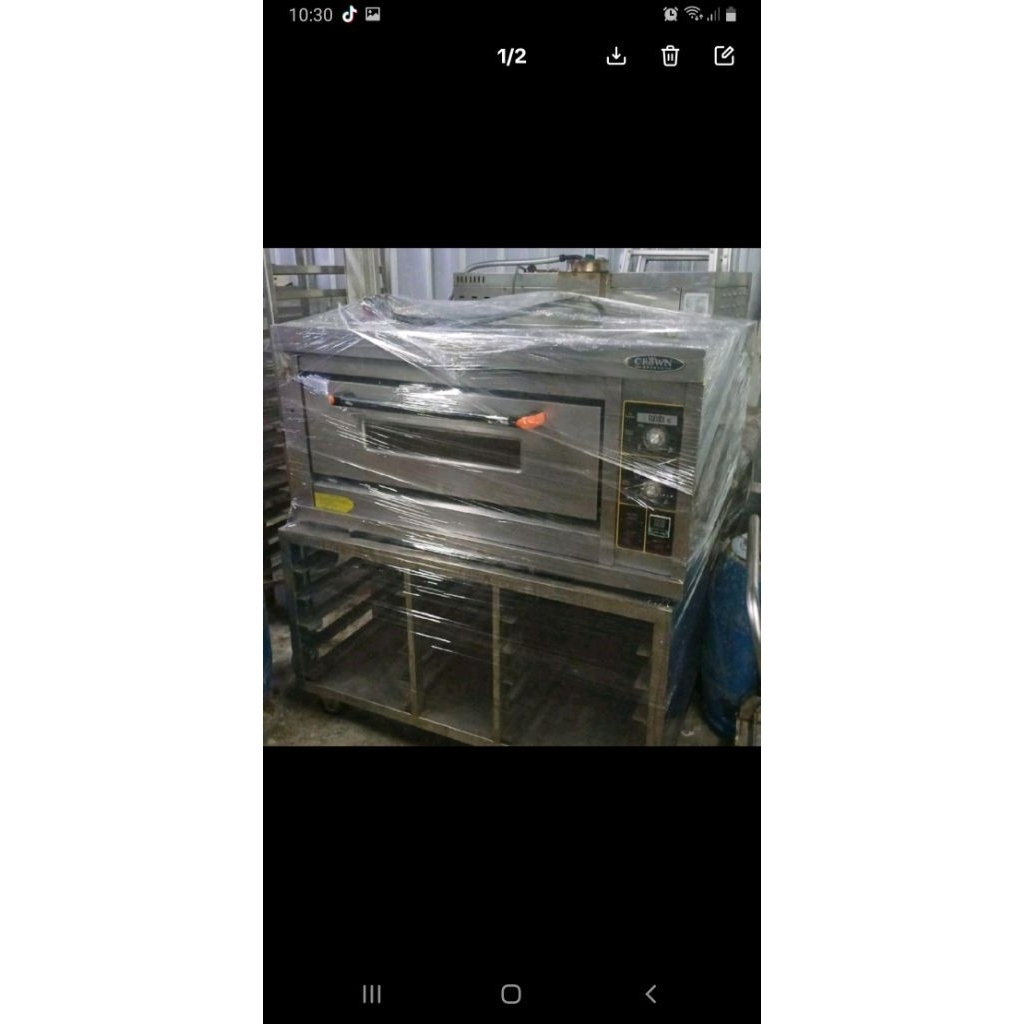 Crown oven 1 deck 2 tray/oven second