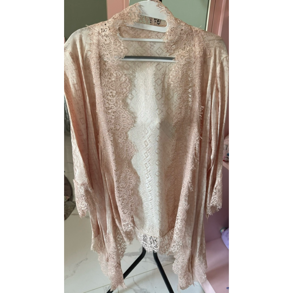 Baju atasan kondangan