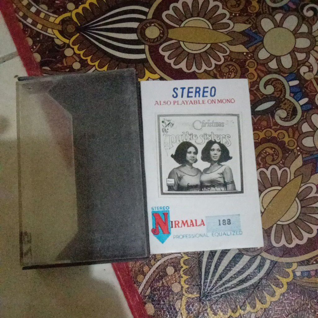 kaset pita Christmas pattie sisters