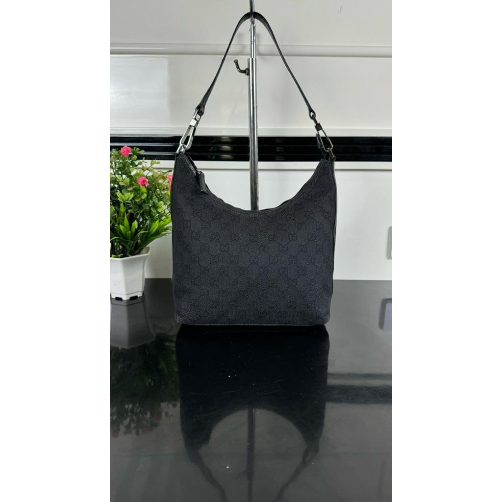 guci black GG  canvas shoulder bag