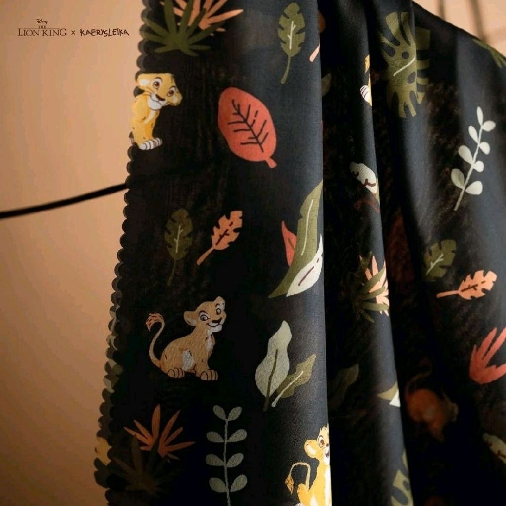 Disney Lion King || Kaerysleika Hakuna Matata Scarf