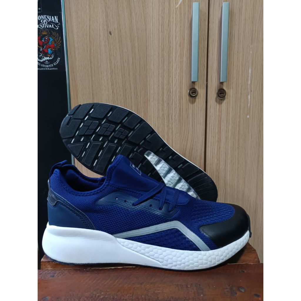 sepatu olahraga running jatah polri