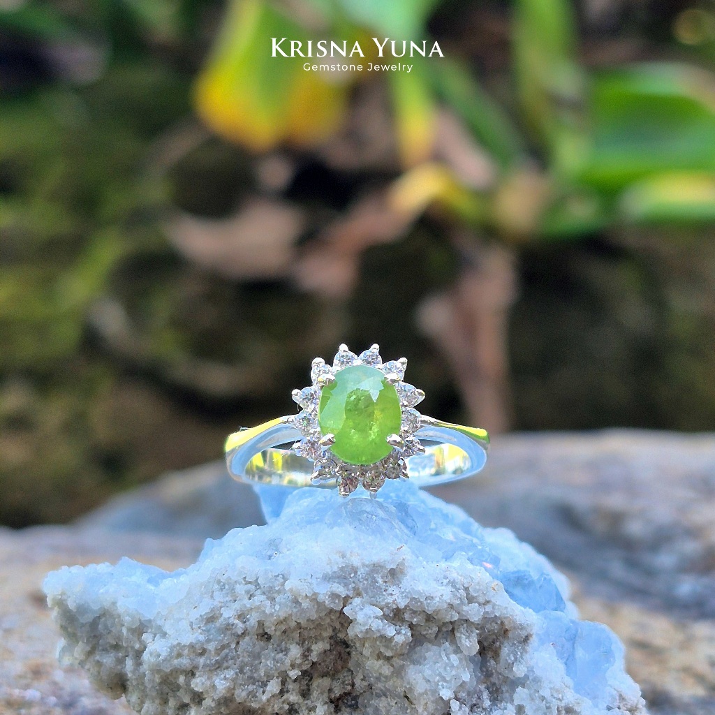 Natural Tsavorite Ring