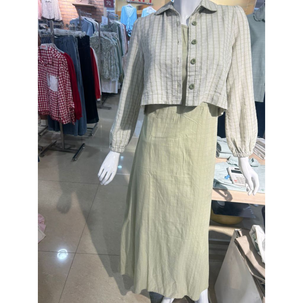 Dress Exit