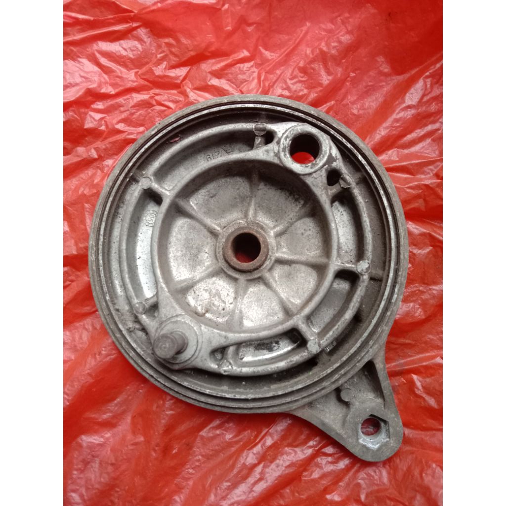 tutup tromol belakang Suzuki thunder