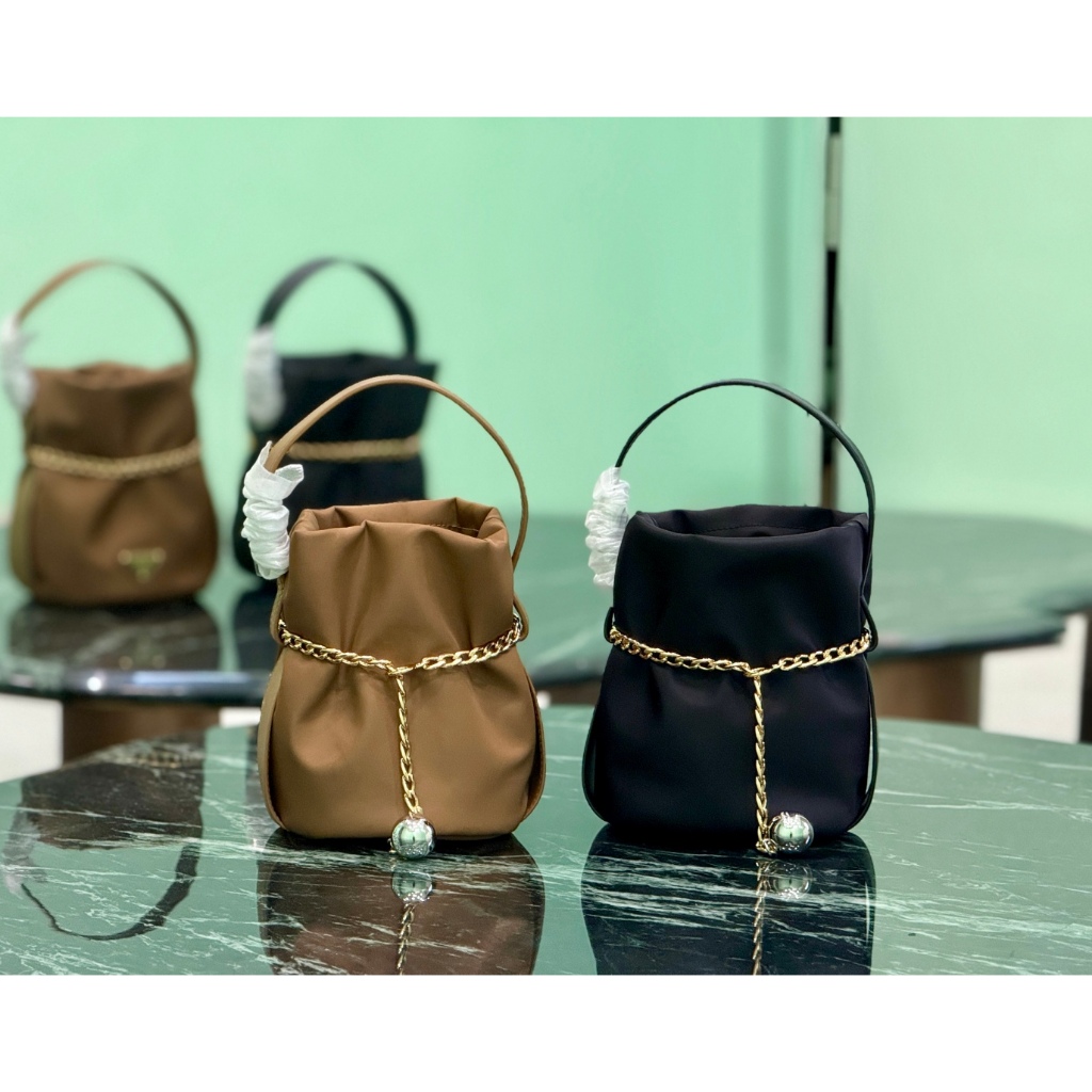 Tas PYur Petit Sac Noir Mini Bucket Bag