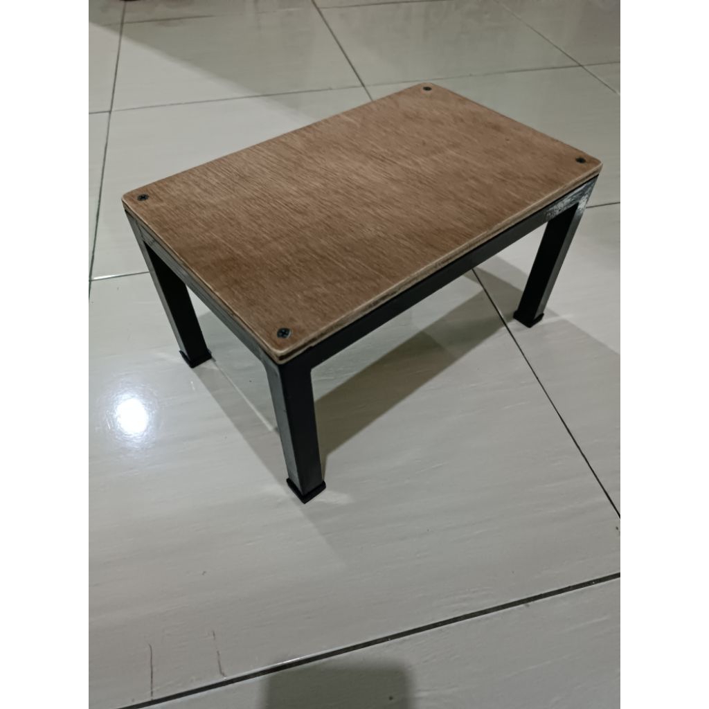 kursi pendek besi, dingklik besi, kursi jongkok, kursi mini bahan besi