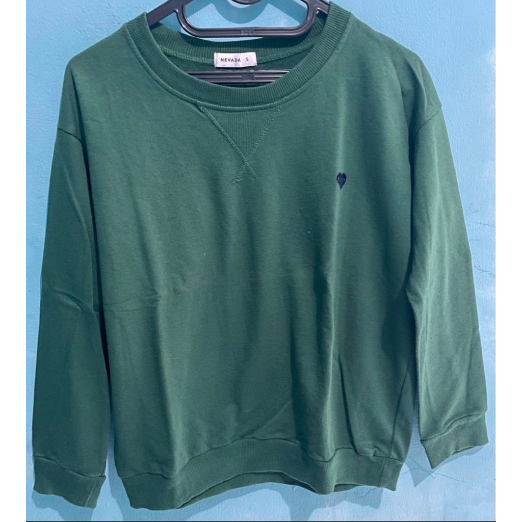 sweater nevada preloved