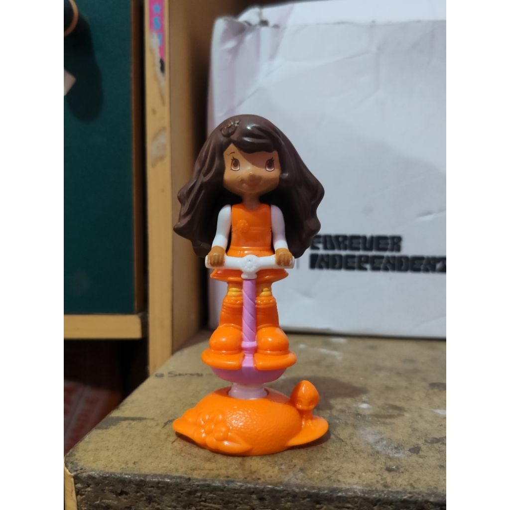 Strawberry shortcake happy meal figure
