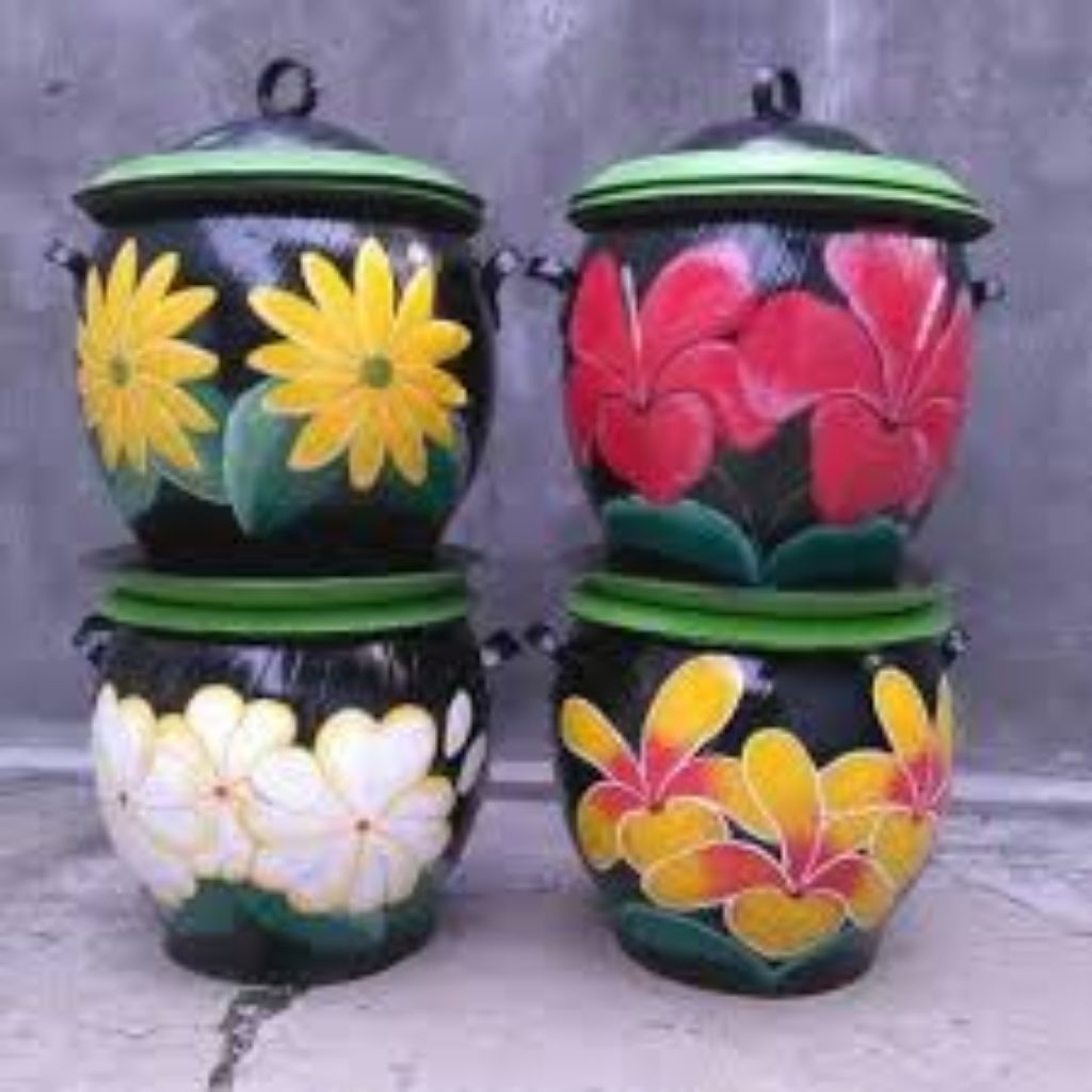 TEMPAT SAMPAH DARI BAN BEKAS