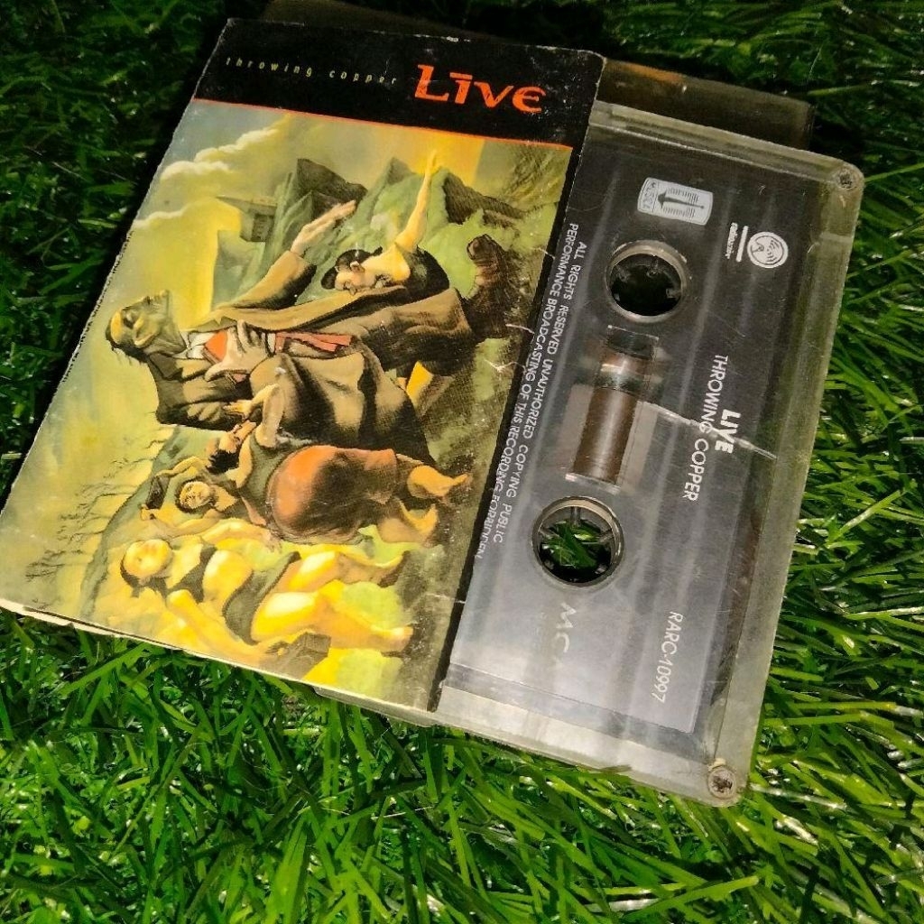 Kaset pita Throwing Chopper Live