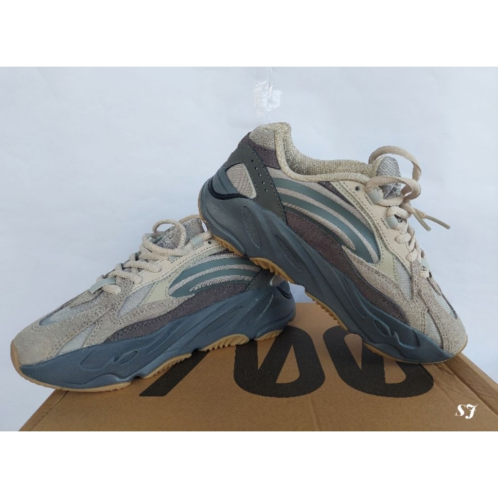 Sepatu Sneakers Kets Black Grey Adds Yeezy 700 V2