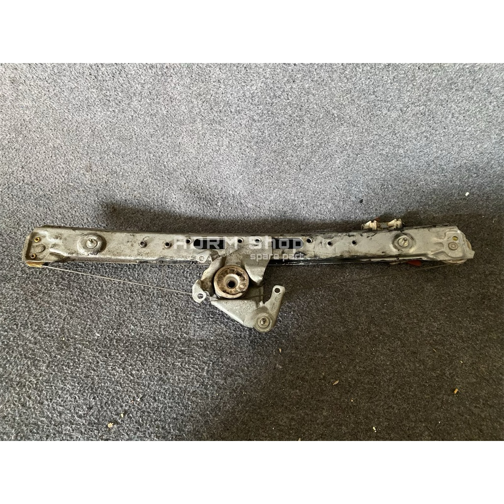Regulator Kaca Belakang Kiri Bmw e46