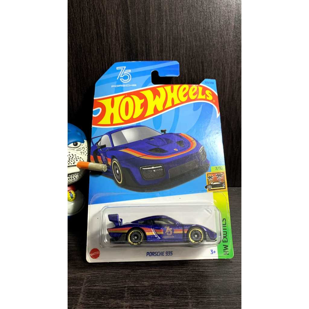 PORSCHE 935