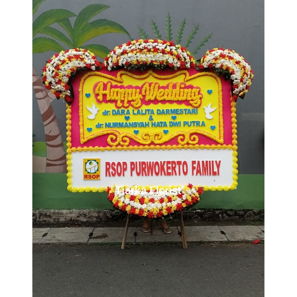 Bunga papan Happy wedding Suyok