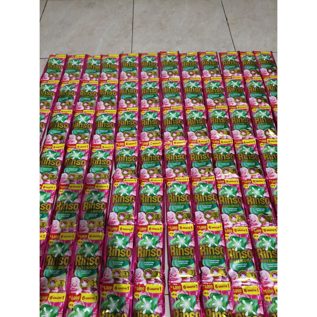 (48 SACHET) Rinso Cair Grosir – Sabun Cuci Baju Cair Wangi & Bersih Maksimal
