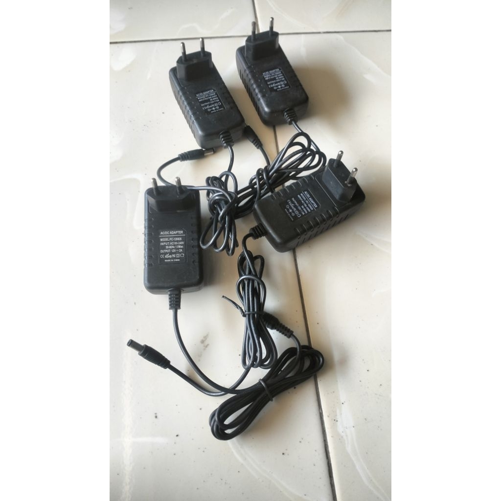 Adaptor Router 12V 2A bekas