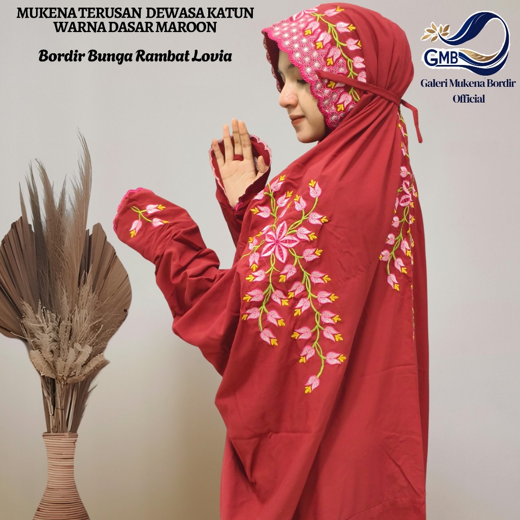 Mukena Terusan Dewasa Bahan Katun Polino Kain Dasar Warna Maroon Motif Bordir Bunga Rambat Lovia