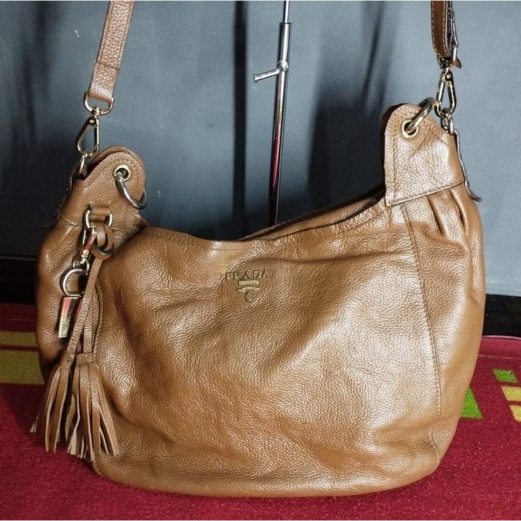 Preloved Tas Prada Tas Wanita Kulit Asli