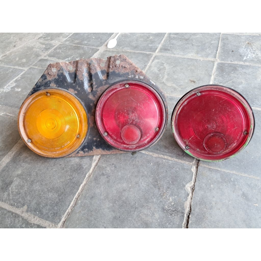 Stoplamp lampu belakang mobil truk jadul japan