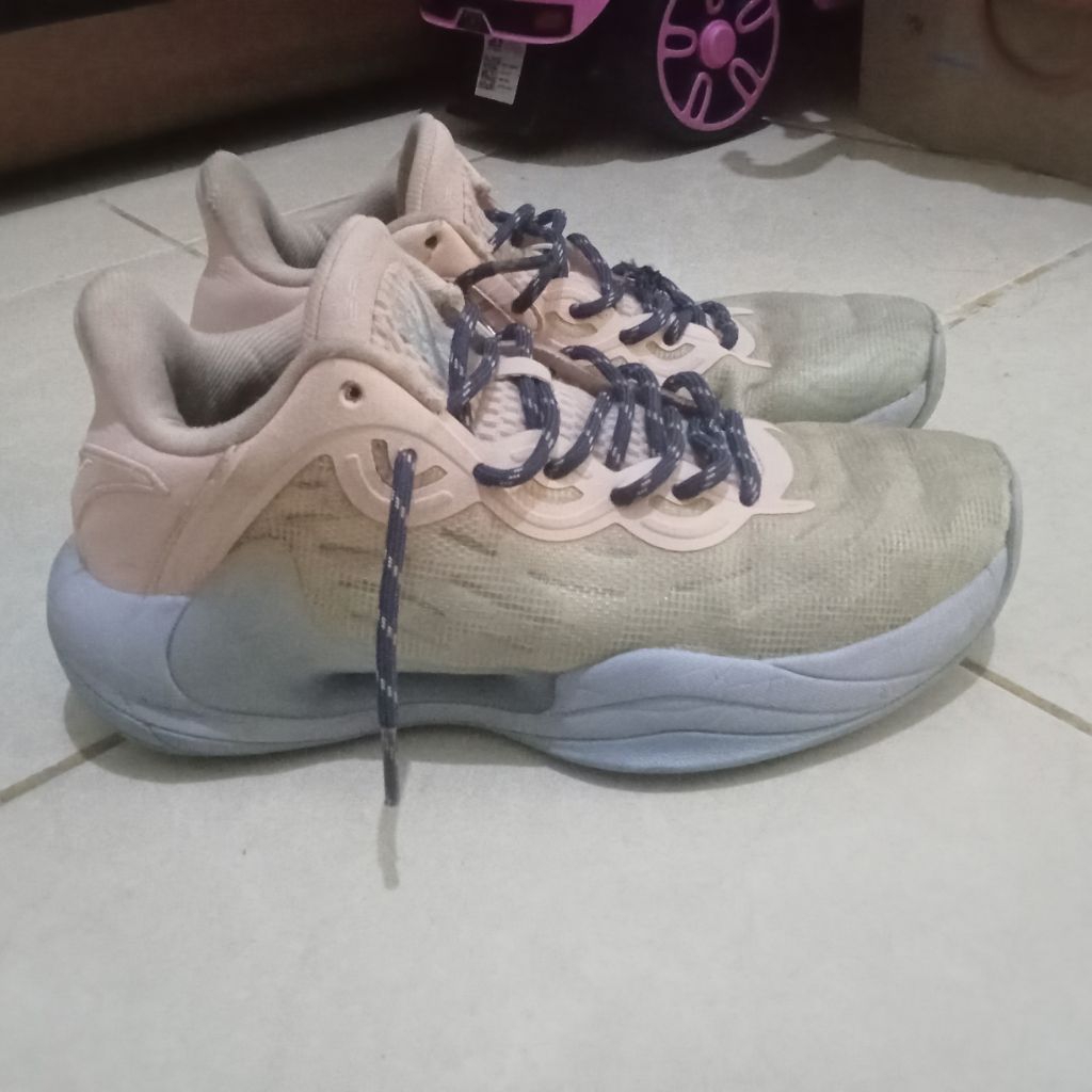 ANTA KT splash low size 39