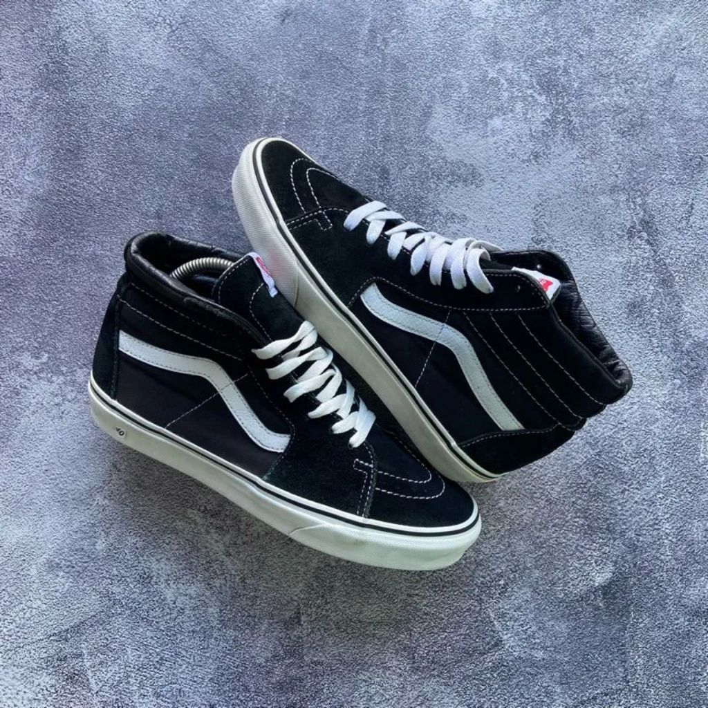 Sepatu sneakers Sk high Hitam putih pria wanita