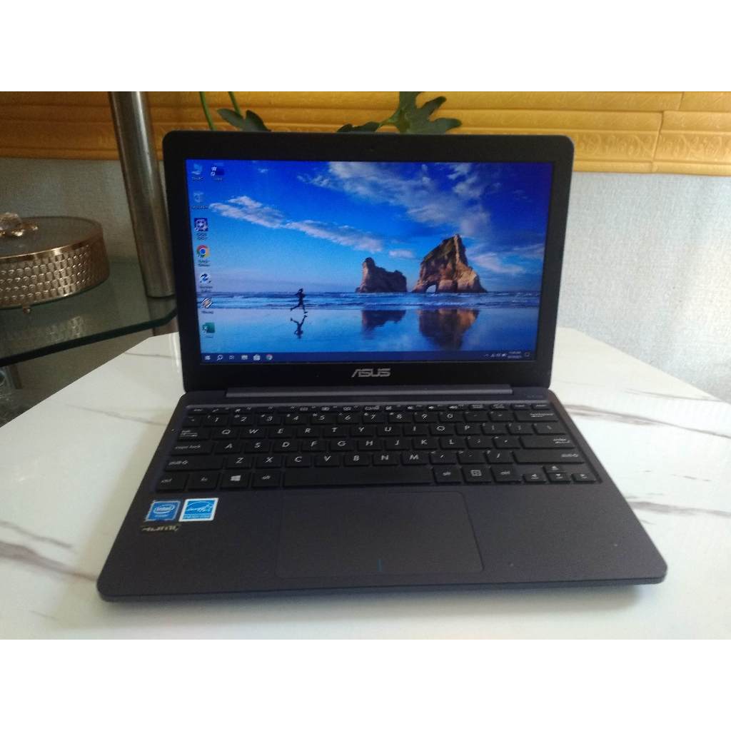 Notebook Asus E203MAH 12 Inch Intel N4000 RAM 2G DDR4L SSD 128GB Baterai Awet Normal