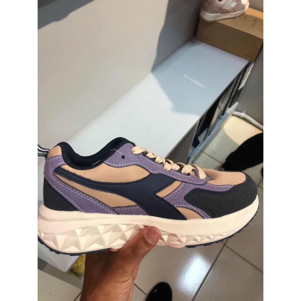 SALE SEPATU DIADORA WOMEN'S RUNNING