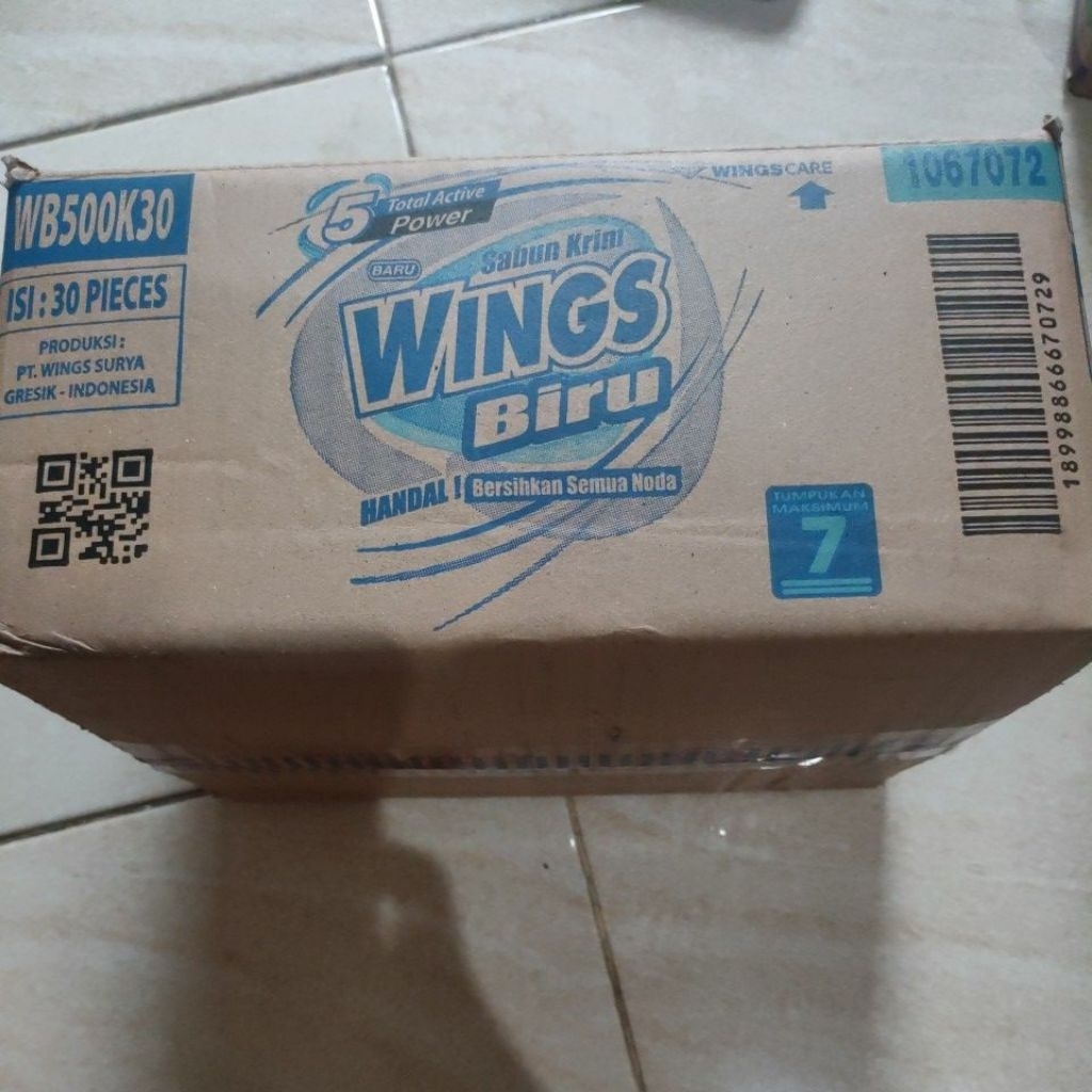 Wings Biru 1 dus (isi 30)