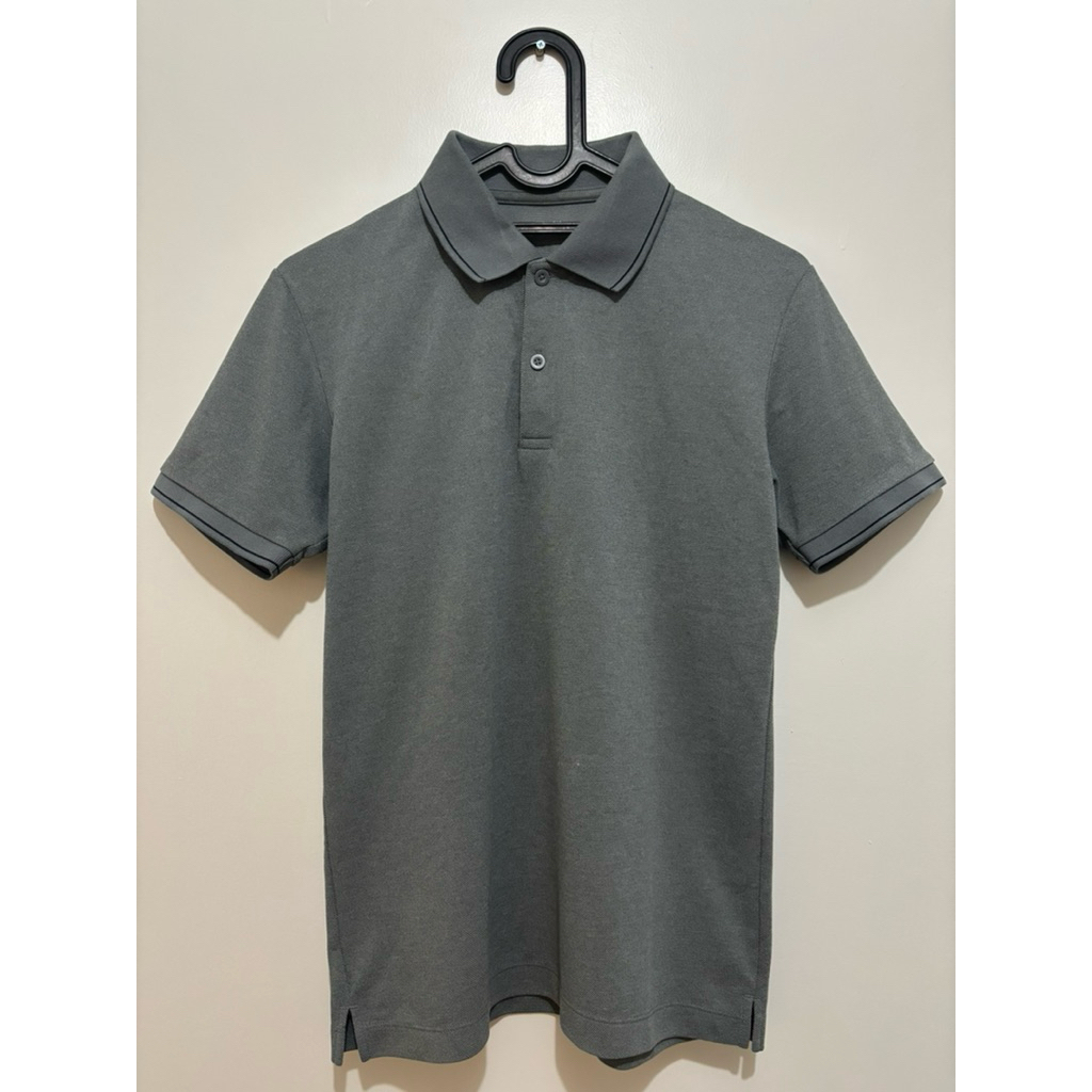 Kaos Polo Uniqlo Abu - Size S