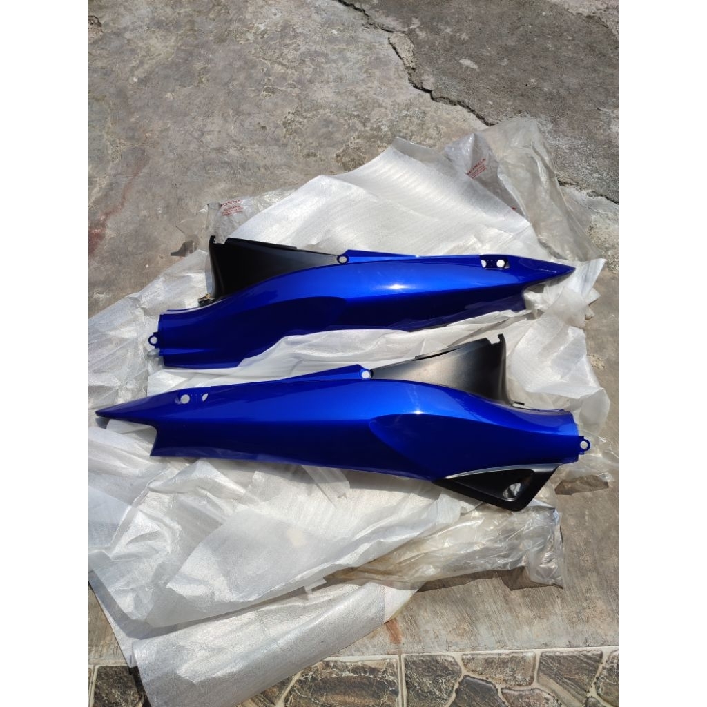 Body Belakang 64420-KPH-720 FMT Karisma X Biru Tua Original Honda Genuine Parts