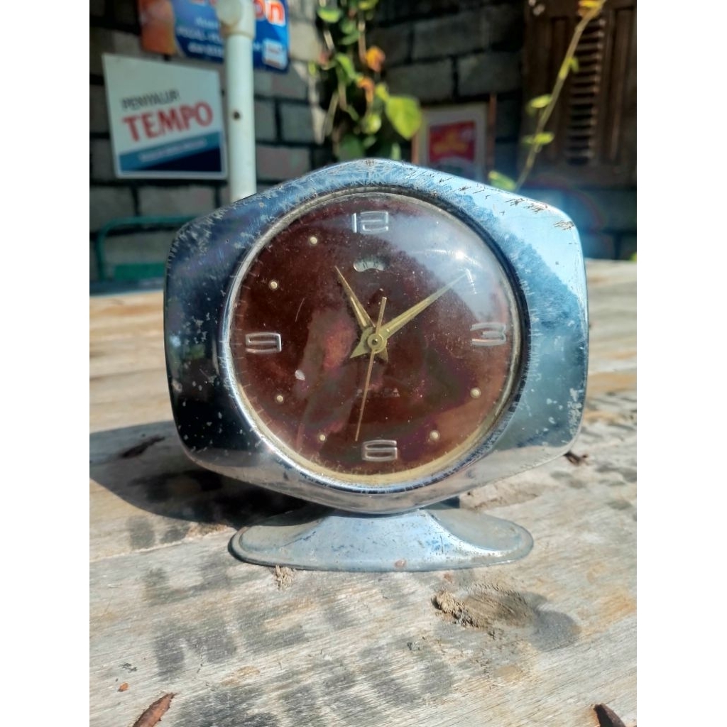 jam weker jadul vintage display off/mati