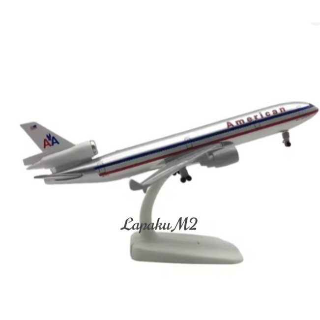Miniatur pajangan Diecast Pesawat American MD.11 Airways 20cm