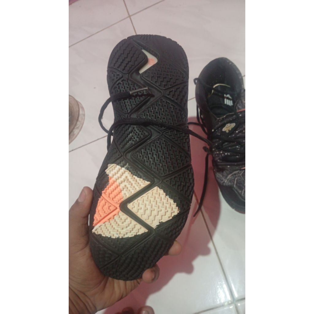 adidas kyrie
