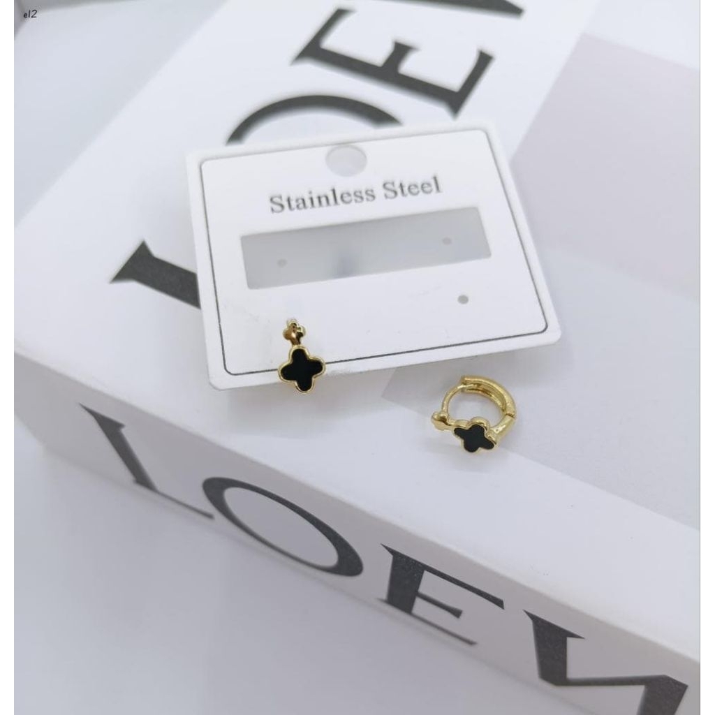 Anting anak Titanium