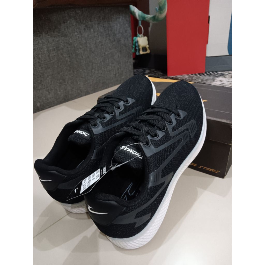 Sepatu Thomas ORI