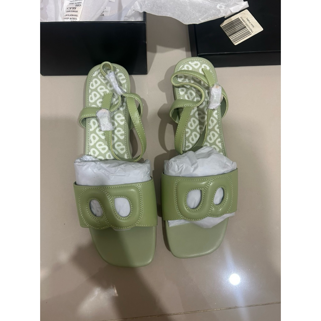 nina sandal buttonscarves