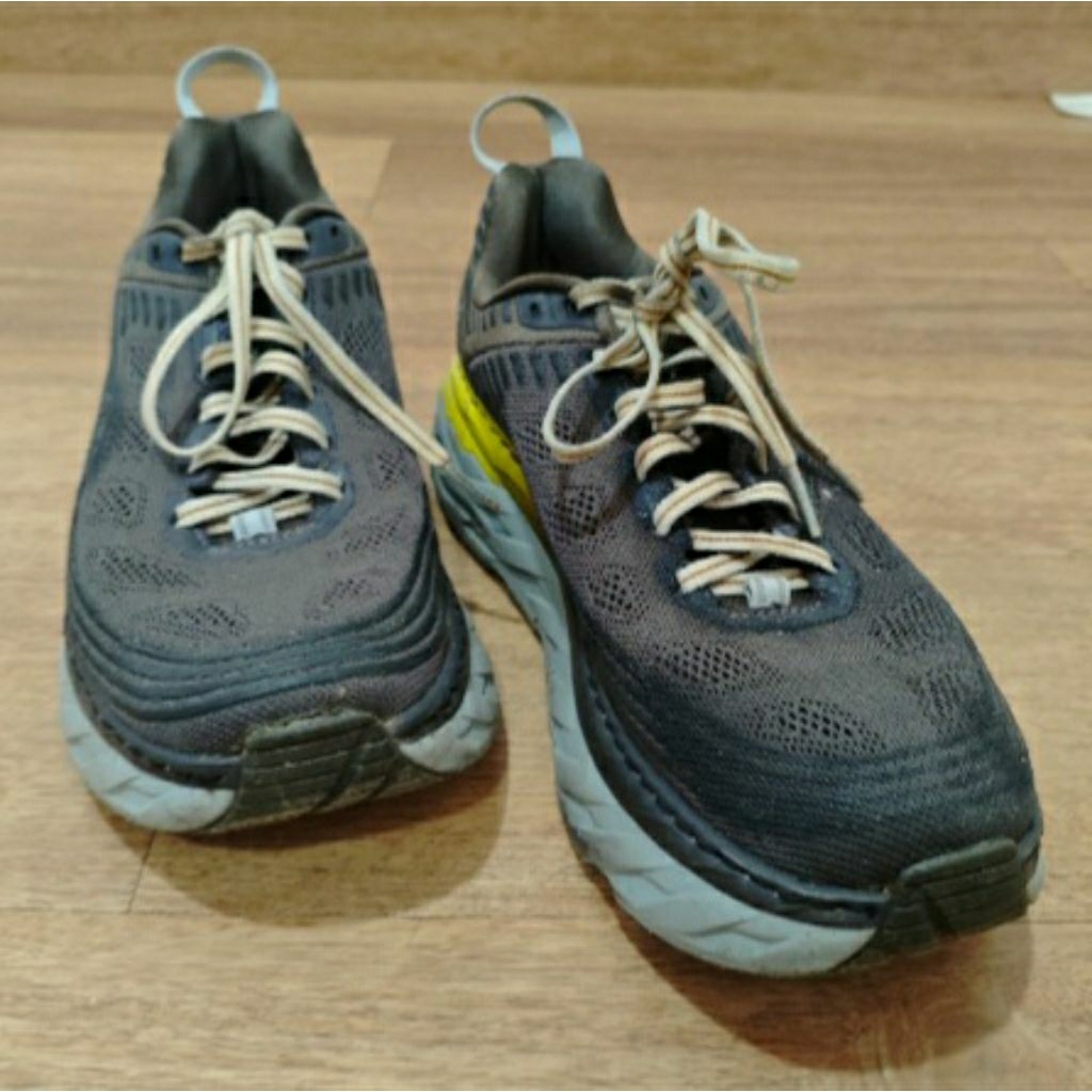 Preloved Sepatu Lari Hoka Bondi 6 Secondhand