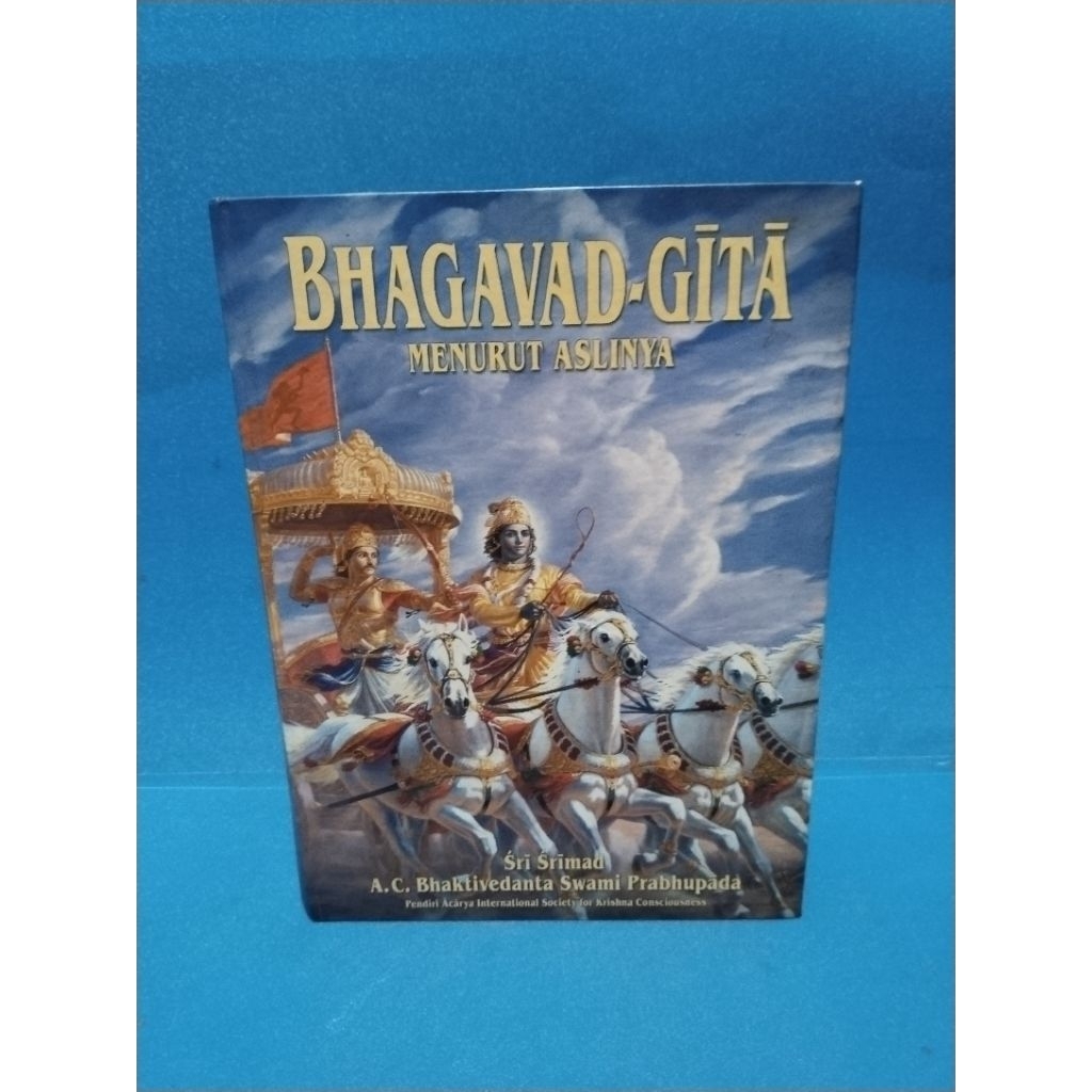 Buku original BHAGAVAD GITA MENURUT ASLINYA by Sri Srimad