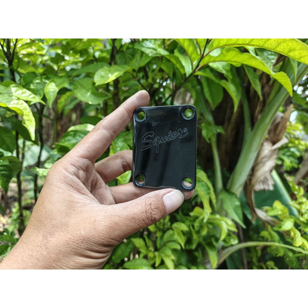 Neck Plate Gitar Squier Fender Black