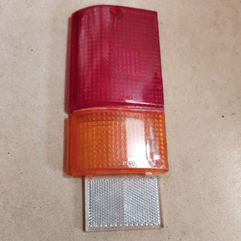 Mika stop belakang Carry bagong Hijet1. 0 karoseri Alexander