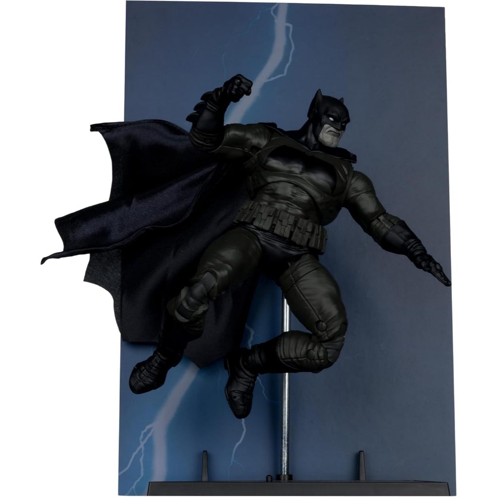 READY MCFARLANE TOYS - DC MULTIVERSE BATMAN (THE DARK KNIGHT RETURNS) 7IN ACTION FIGURE, MCFARLANE
