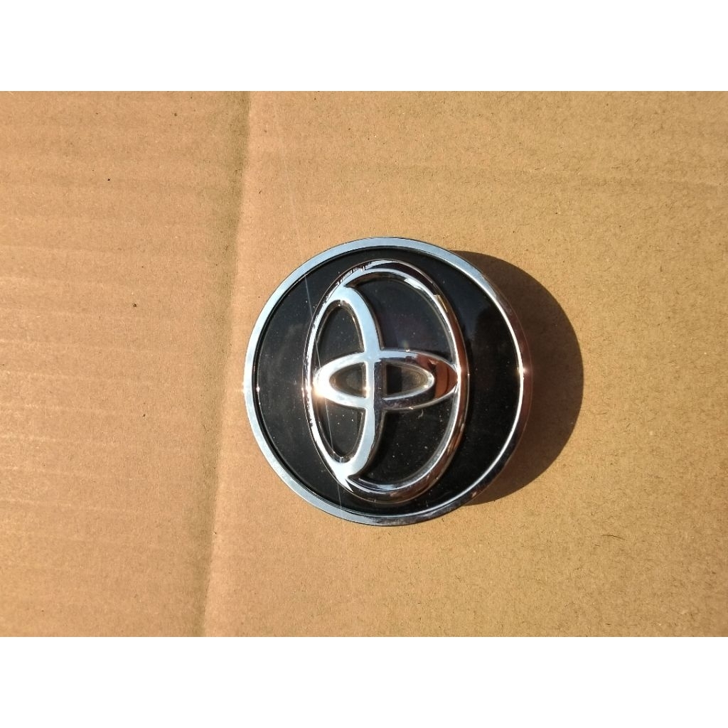 DOP RODA TUTUP VELG MOBIL TOYOTA CAMRY 2012-2022, HILUX VIGO,REVO, VIOS ALTIS ORIGINAL